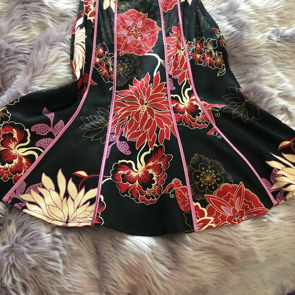 Dress - Picture 2 of 5